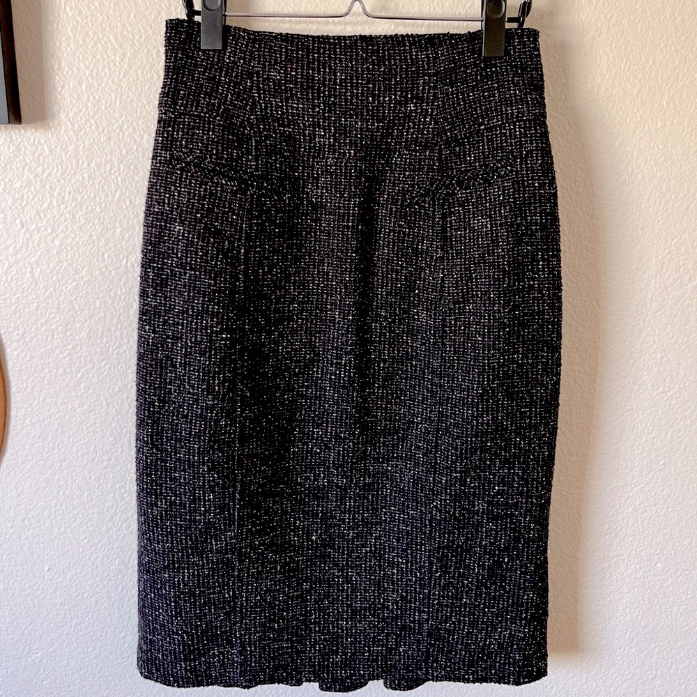 Classic tweed pencil skirt great for the office